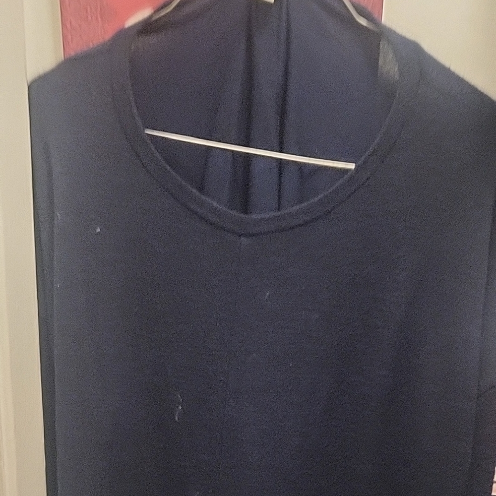 Liz Claiborne Women's Navy V-Neck Sweater